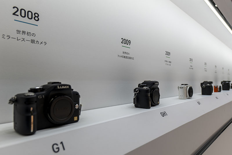 歴代LUMIXシリーズ展示